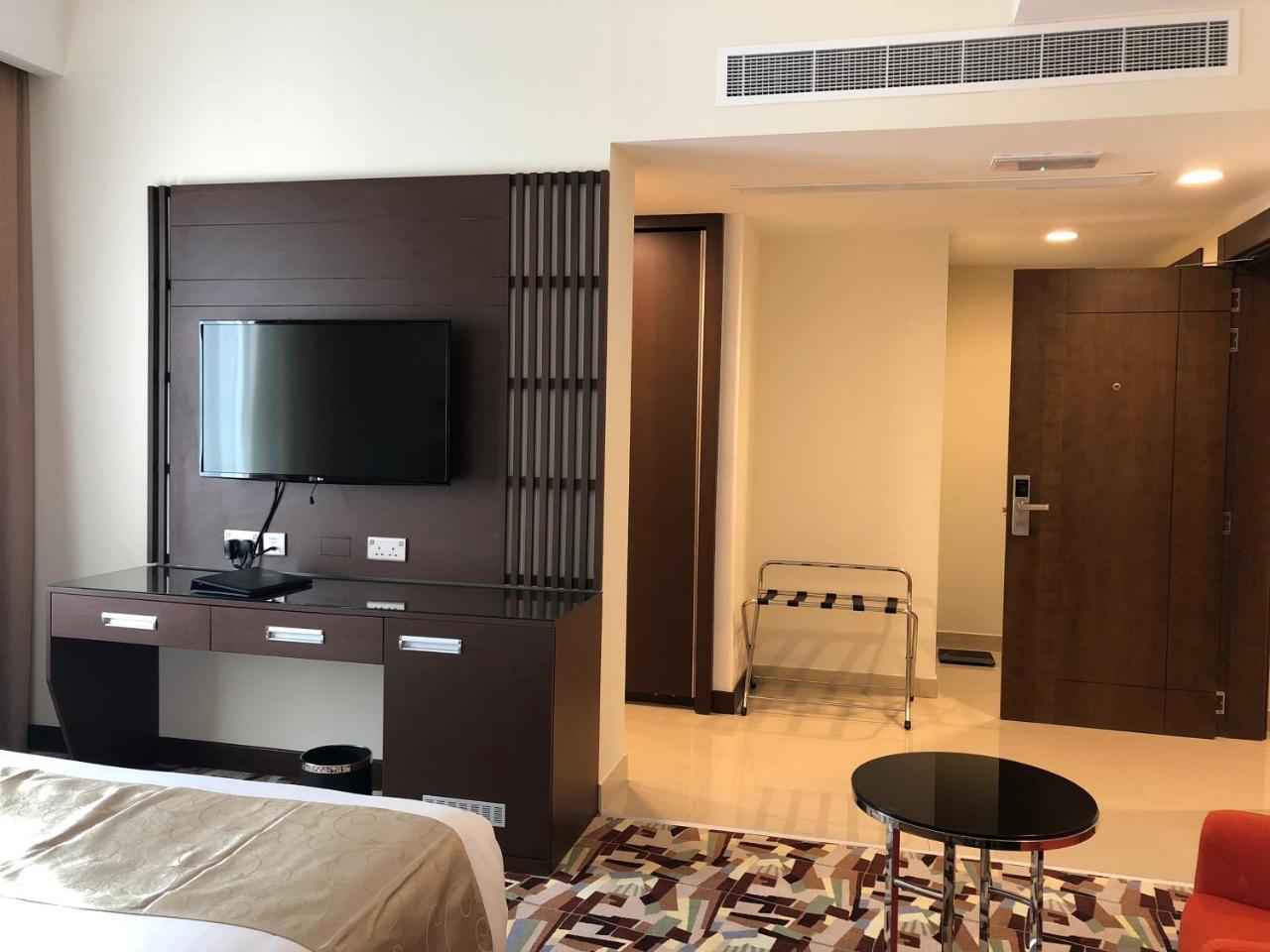 Al Murooj Grand Hotel Маскат Екстер'єр фото